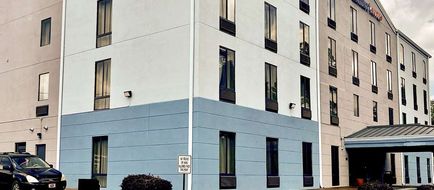 Comfort Suites Exterior