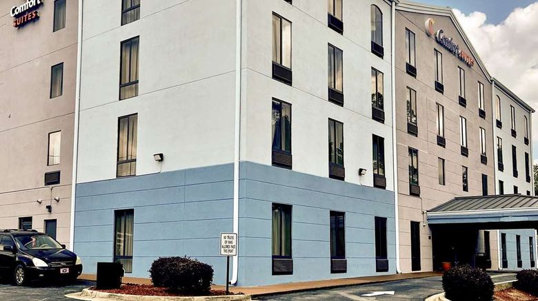 <b>Comfort Suites Exterior</b>. Images powered by <a href="https://iceportal.shijigroup.com/" title="IcePortal" target="_blank">IcePortal</a>.