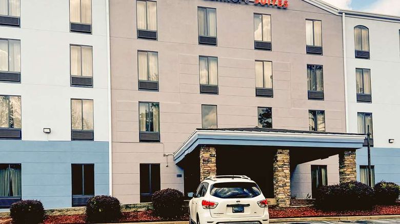<b>Comfort Suites Exterior</b>. Images powered by <a href="https://iceportal.shijigroup.com/" title="IcePortal" target="_blank">IcePortal</a>.