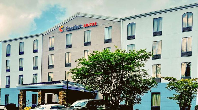 <b>Comfort Suites Exterior</b>. Images powered by <a href="https://iceportal.shijigroup.com/" title="IcePortal" target="_blank">IcePortal</a>.