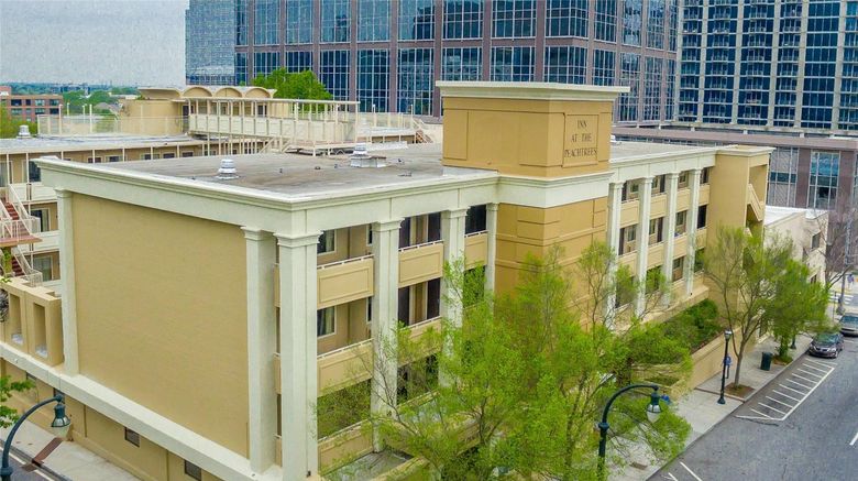 <b>Inn at the Peachtrees, an Ascend Hotel Exterior</b>. Images powered by <a href="https://iceportal.shijigroup.com/" title="IcePortal" target="_blank">IcePortal</a>.