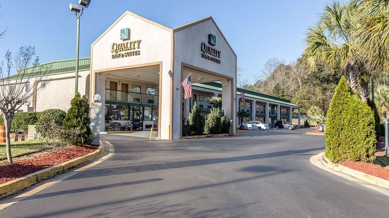 <b>Quality Inn & Suites Exterior</b>. Images powered by <a href="https://iceportal.shijigroup.com/" title="IcePortal" target="_blank">IcePortal</a>.