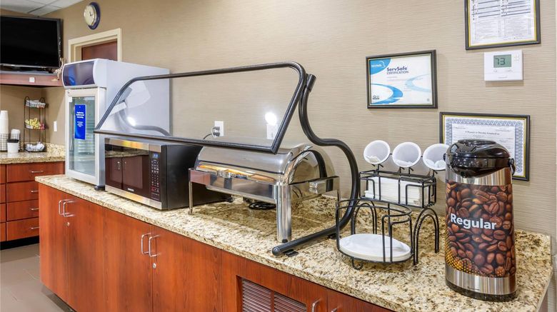 <b>Comfort Inn & Suites Restaurant</b>. Images powered by <a href="https://iceportal.shijigroup.com/" title="IcePortal" target="_blank">IcePortal</a>.