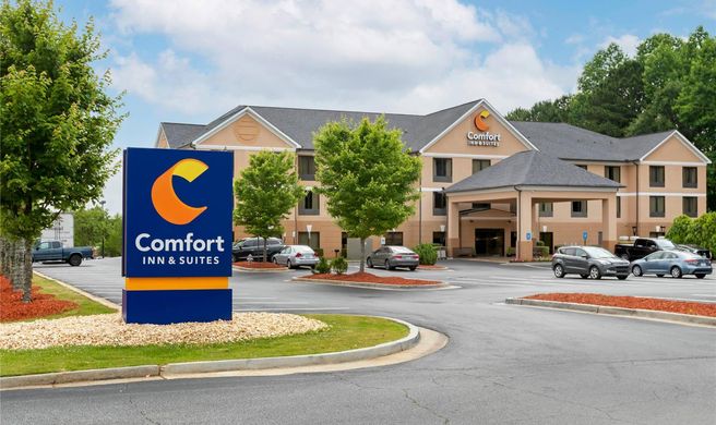 Comfort Inn & Suites Exterior
