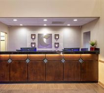Comfort Inn & Suites Lobby