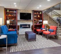 Comfort Inn & Suites Lobby
