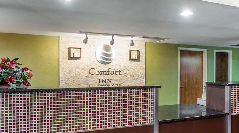 <b>Comfort Inn Lobby</b>. Images powered by <a href="https://iceportal.shijigroup.com/" title="IcePortal" target="_blank">IcePortal</a>.