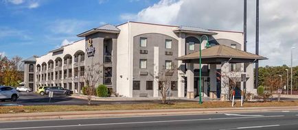 Quality Inn & Suites Southlake Exterior