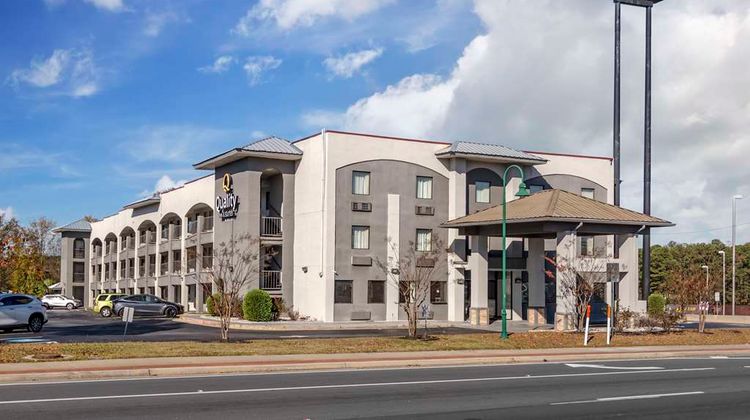 Quality Inn & Suites Southlake Exterior