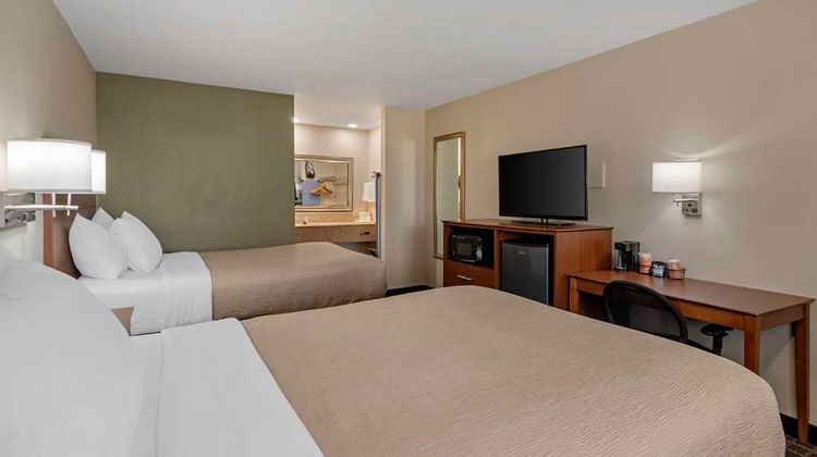 Quality Inn & Suites Southlake Room