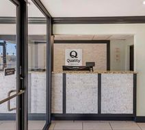 Quality Inn & Suites Southlake Lobby