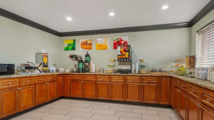 Quality Inn & Suites Southlake Restaurant