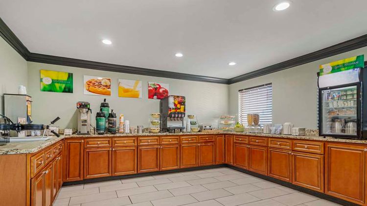 Quality Inn & Suites Southlake Restaurant