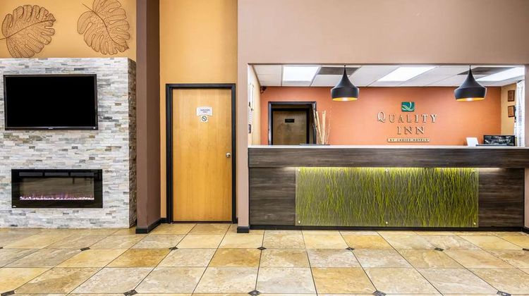 Quality Inn Lobby