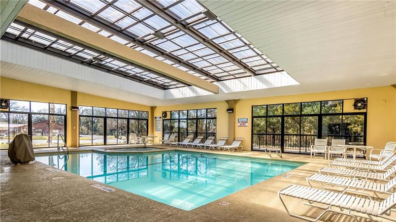 <b>Quality Inn Pool</b>. Images powered by <a href="https://iceportal.shijigroup.com/" title="IcePortal" target="_blank">IcePortal</a>.