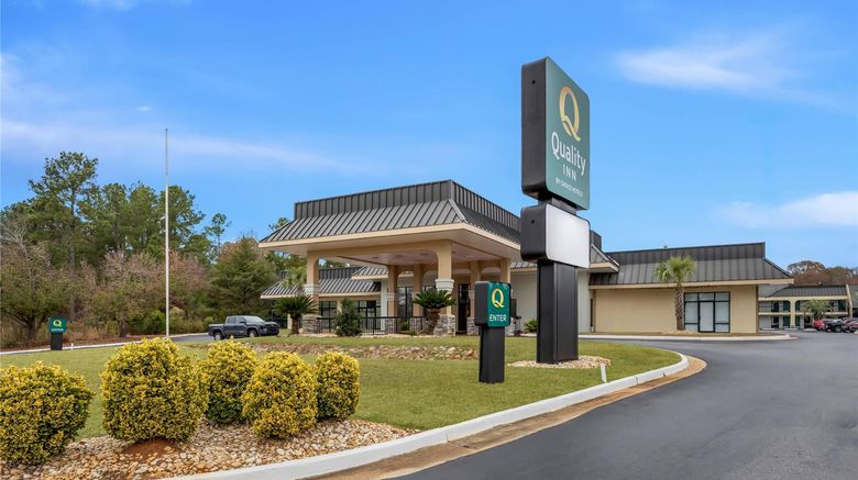 <b>Quality Inn Exterior</b>. Images powered by <a href="https://iceportal.shijigroup.com/" title="IcePortal" target="_blank">IcePortal</a>.