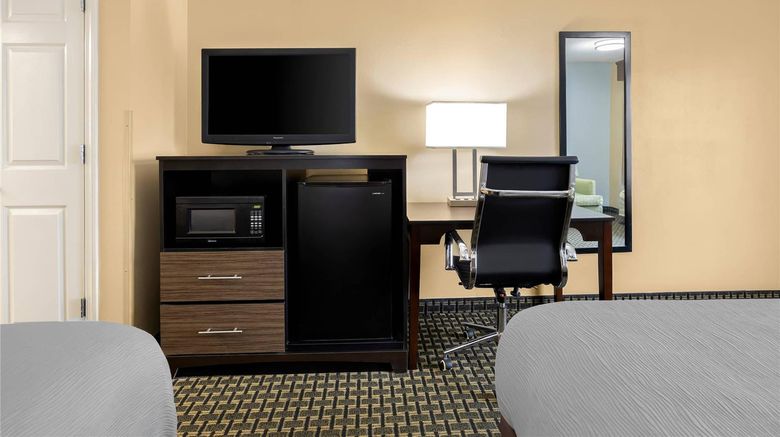 <b>Quality Inn Room</b>. Images powered by <a href="https://iceportal.shijigroup.com/" title="IcePortal" target="_blank">IcePortal</a>.