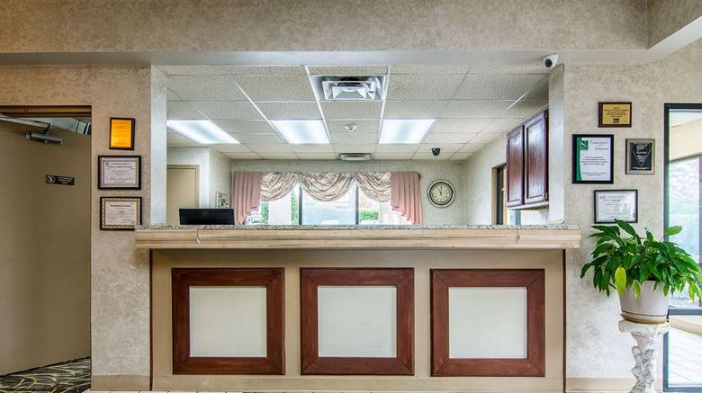 <b>Quality Inn of Oakwood Lobby</b>. Images powered by <a href="https://iceportal.shijigroup.com/" title="IcePortal" target="_blank">IcePortal</a>.