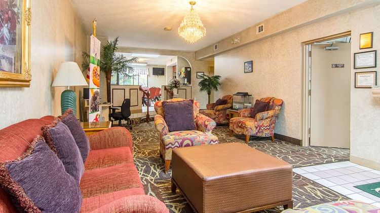 Quality Inn of Oakwood Lobby