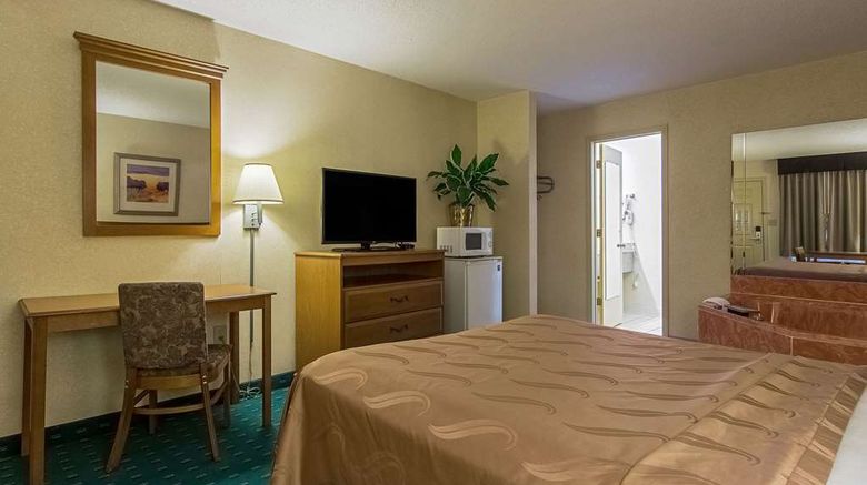 <b>Quality Inn of Oakwood Room</b>. Images powered by <a href="https://iceportal.shijigroup.com/" title="IcePortal" target="_blank">IcePortal</a>.