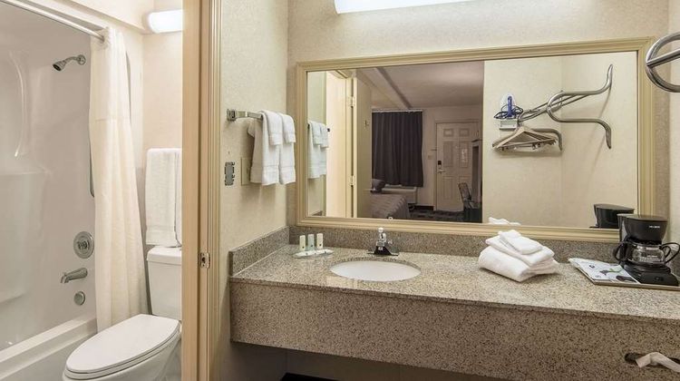 Quality Inn of Oakwood Room