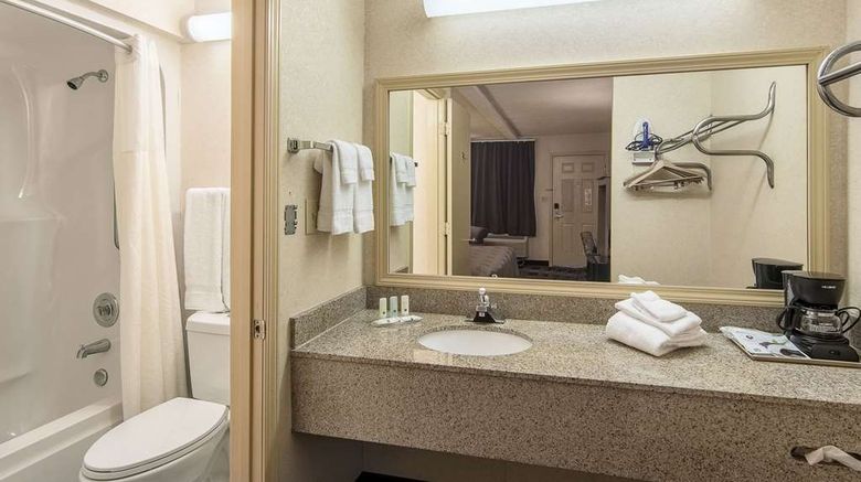 <b>Quality Inn of Oakwood Room</b>. Images powered by <a href="https://iceportal.shijigroup.com/" title="IcePortal" target="_blank">IcePortal</a>.