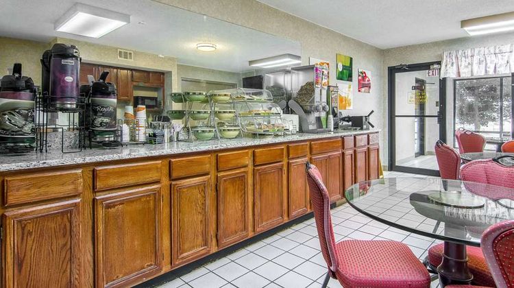 Quality Inn of Oakwood Restaurant
