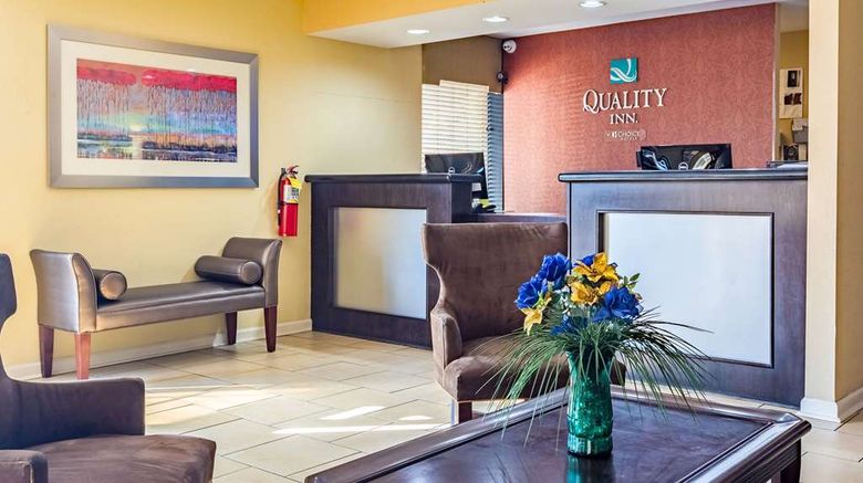 <b>Quality Inn Columbus Lobby</b>. Images powered by <a href="https://iceportal.shijigroup.com/" title="IcePortal" target="_blank">IcePortal</a>.