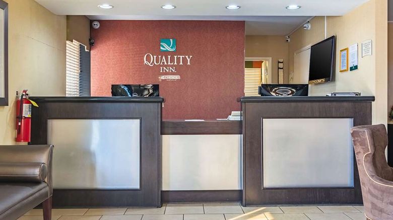 <b>Quality Inn Columbus Lobby</b>. Images powered by <a href="https://iceportal.shijigroup.com/" title="IcePortal" target="_blank">IcePortal</a>.