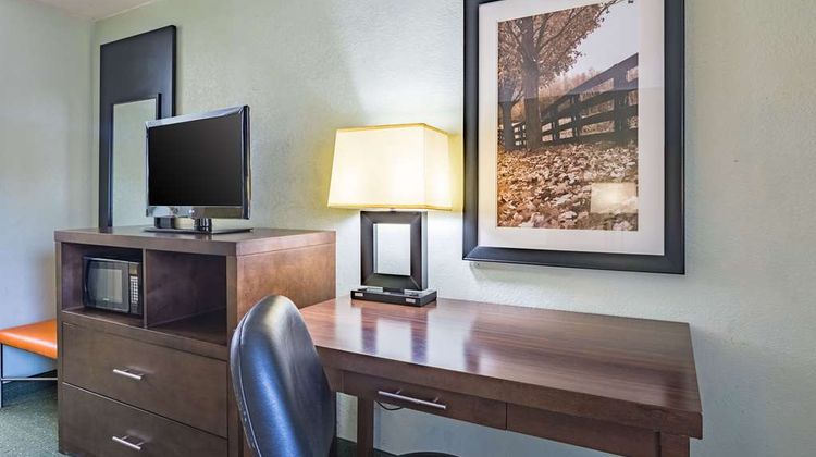 Quality Inn Columbus Room