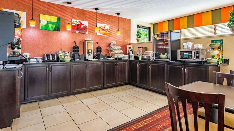 Quality Inn Columbus Restaurant
