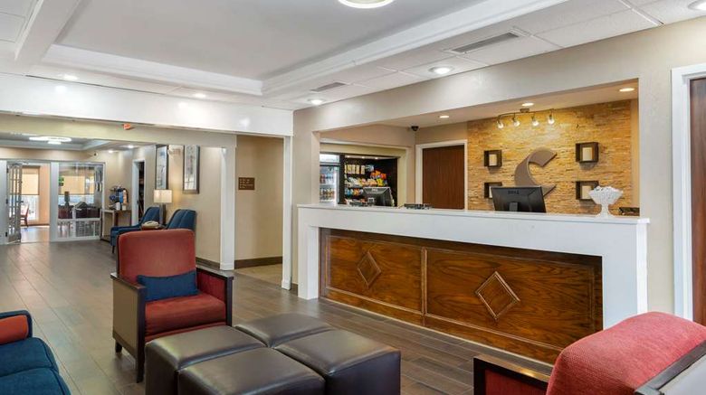 <b>Comfort Inn & Suites at Robins AFB Lobby</b>. Images powered by <a href="https://iceportal.shijigroup.com/" title="IcePortal" target="_blank">IcePortal</a>.