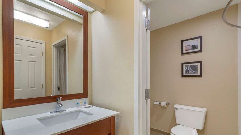<b>Comfort Inn & Suites at Robins AFB Room</b>. Images powered by <a href="https://iceportal.shijigroup.com/" title="IcePortal" target="_blank">IcePortal</a>.
