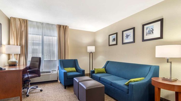 Comfort Inn & Suites at Robins AFB Suite