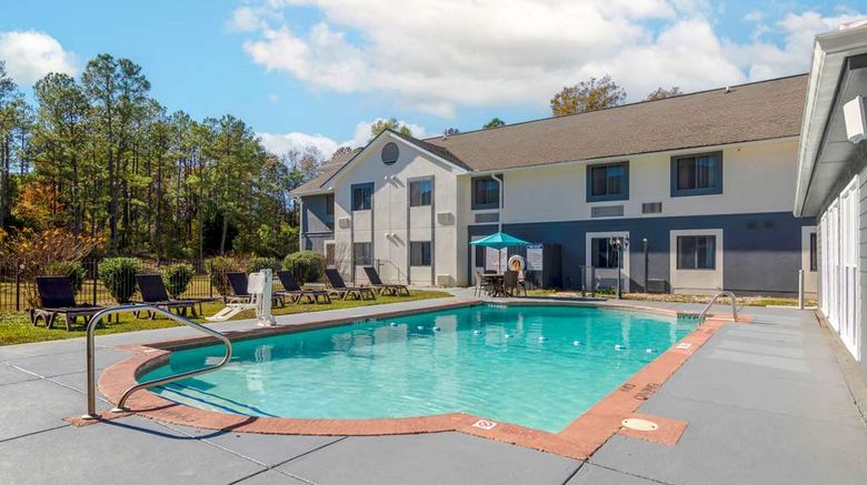 <b>Comfort Inn & Suites at Robins AFB Pool</b>. Images powered by <a href="https://iceportal.shijigroup.com/" title="IcePortal" target="_blank">IcePortal</a>.