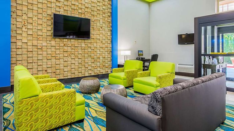 Quality Inn Northeast Lobby