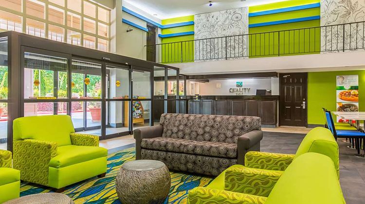 Quality Inn Northeast Lobby