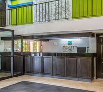 Quality Inn Northeast Lobby