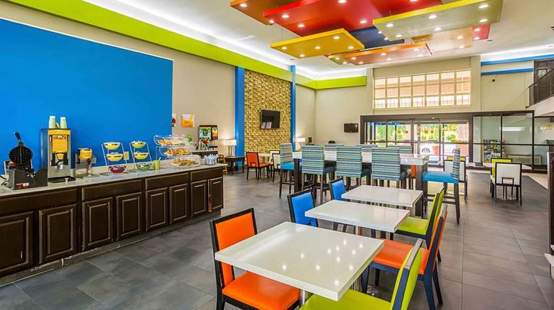 <b>Quality Inn Northeast Restaurant</b>. Images powered by <a href="https://iceportal.shijigroup.com/" title="IcePortal" target="_blank">IcePortal</a>.
