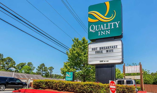 Quality Inn Northeast Exterior