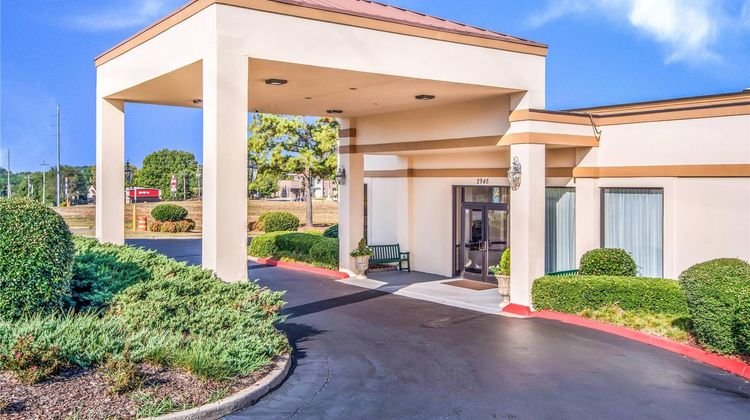 Quality Inn Suwanee Exterior