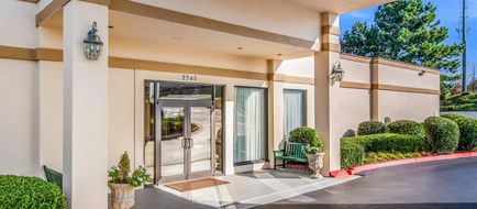 Quality Inn Suwanee Exterior