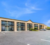 Quality Inn Suwanee Exterior