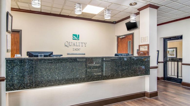 <b>Quality Inn Suwanee Lobby</b>. Images powered by <a href="https://iceportal.shijigroup.com/" title="IcePortal" target="_blank">IcePortal</a>.
