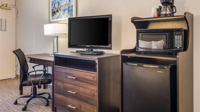 <b>Quality Inn Suwanee Room</b>. Images powered by <a href="https://iceportal.shijigroup.com/" title="IcePortal" target="_blank">IcePortal</a>.