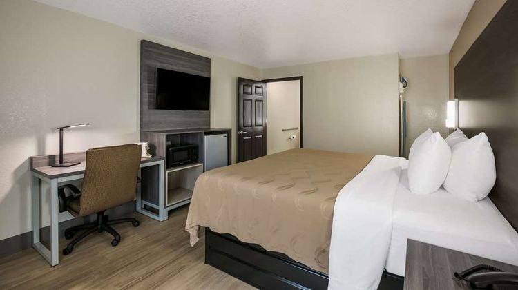 Quality Inn Commerce Room