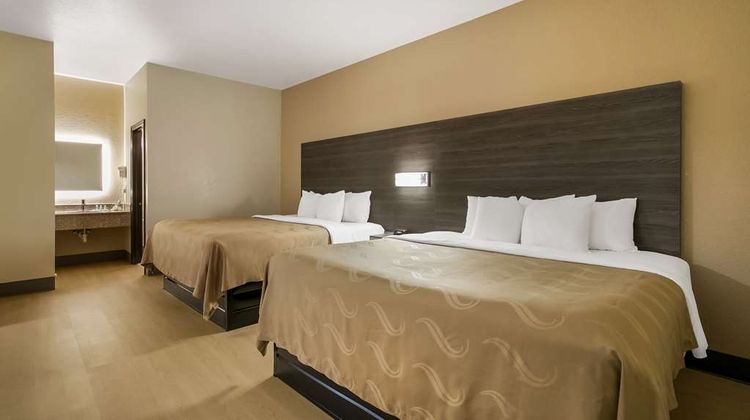 Quality Inn Commerce Suite