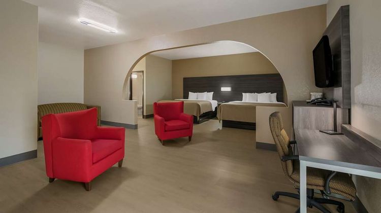 Quality Inn Commerce Suite