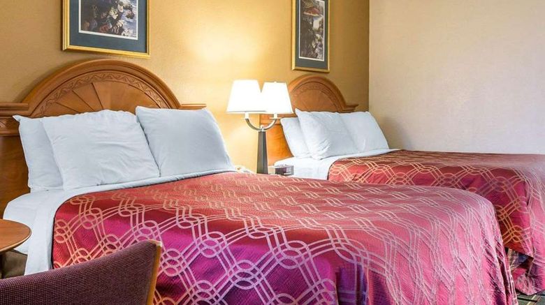 <b>Econo Lodge Dalton Room</b>. Images powered by <a href="https://iceportal.shijigroup.com/" title="IcePortal" target="_blank">IcePortal</a>.