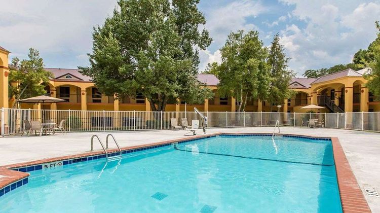 Econo Lodge Dalton Pool